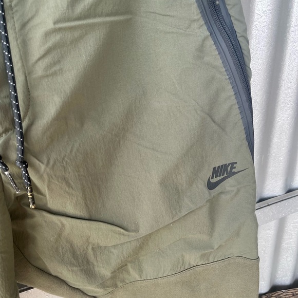 2 tone Nike Tech olive joggers (L) - Picture 7 of 8